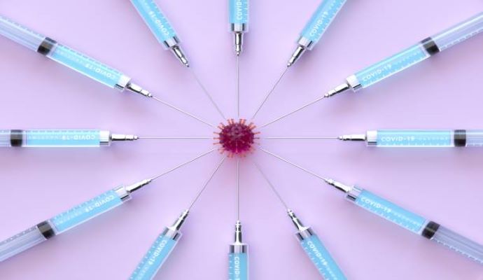 A recent investigation published in JAMA found that the COVID-19 vaccination reduced the risk of SARS-CoV-2 reinfection by 50%. 